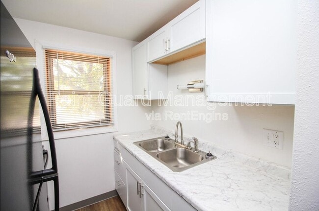 Building Photo - 3309 S Jefferson Ave