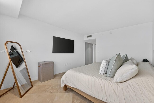 Building Photo - 2080 S Ocean Dr