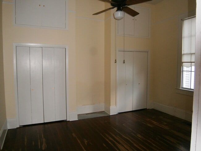 Building Photo - 220 Amelia St