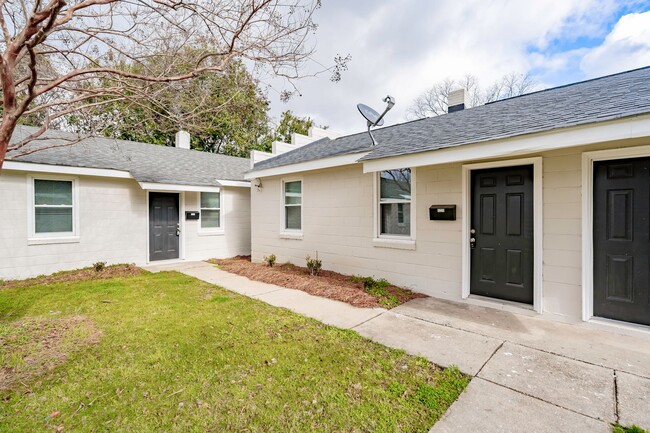 Building Photo - Vouchers Accepted!!! 2 Bedroom