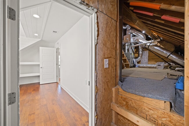 Building Photo - 916 Star of Danube Way