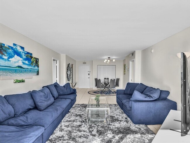 Building Photo - 3140 S Ocean Dr