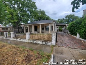 Primary Photo - 1609 W Magnolia Ave