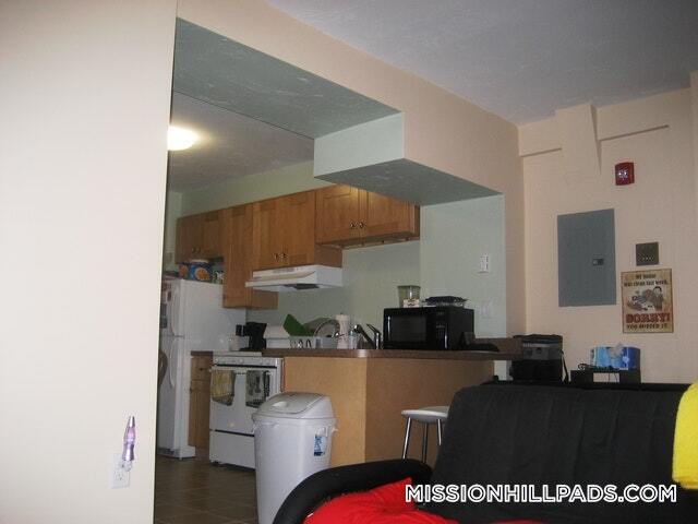 Building Photo - 883 Huntington Ave