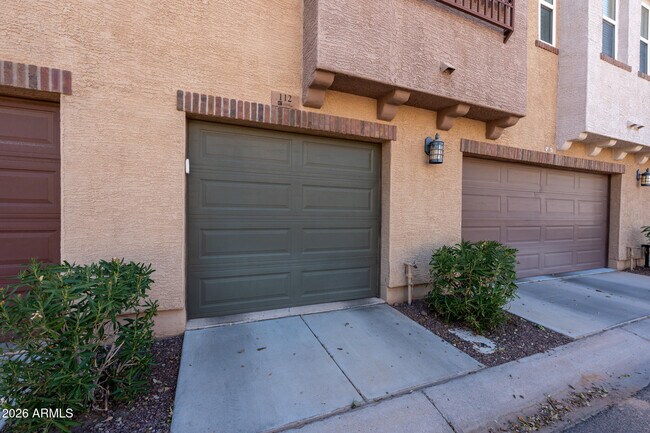 Building Photo - 2670 S Voyager Dr