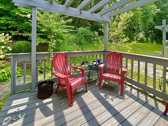 Building Photo - 21 North Loop