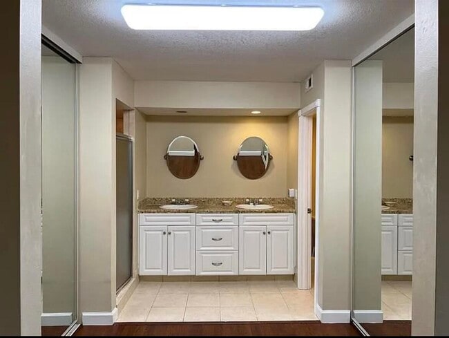 Building Photo - 308 3rd Ln