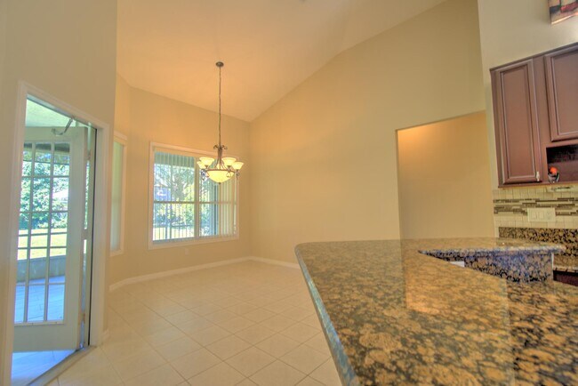 Building Photo - 1577 Cherry Ridge Dr