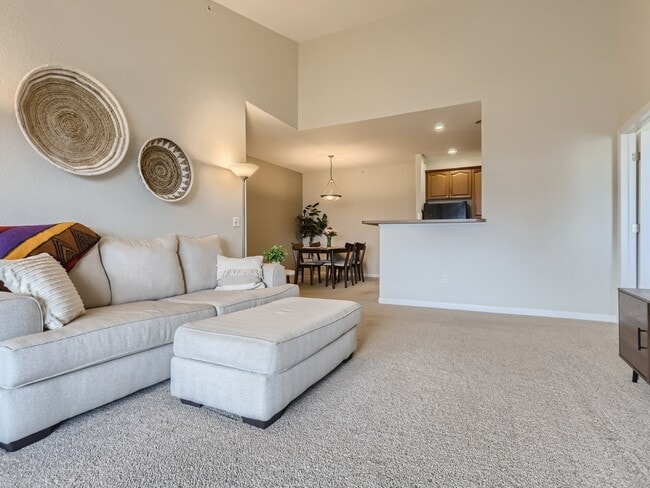 Building Photo - 9538 W San Juan Cir