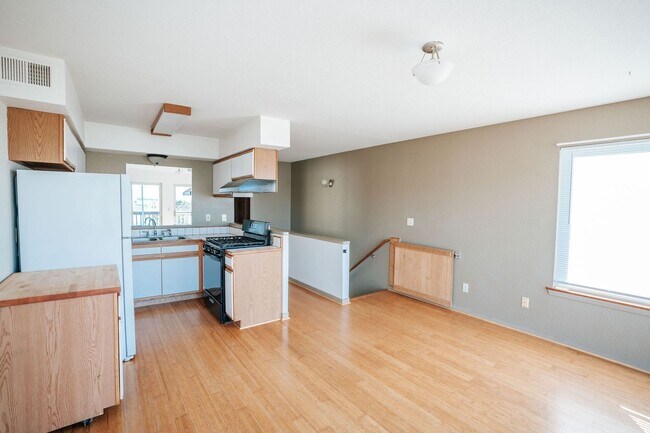 Building Photo - 122 Cod St