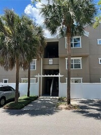 Building Photo - 15215 Amberly Dr