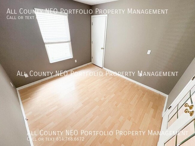 Building Photo - 3141 Hines Rd