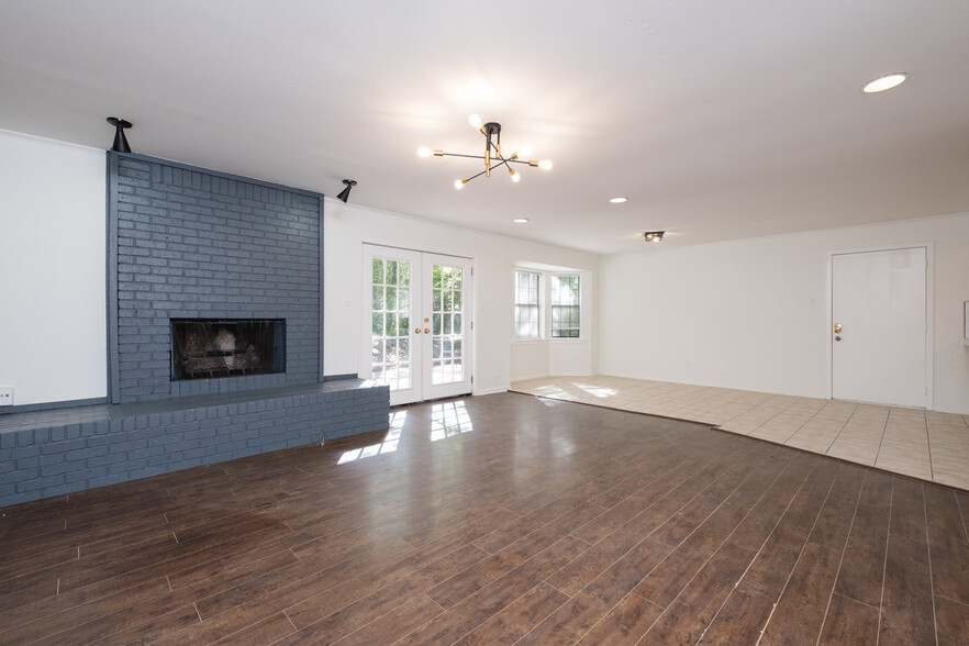 Building Photo - 12 Rio Grande Forest Dr