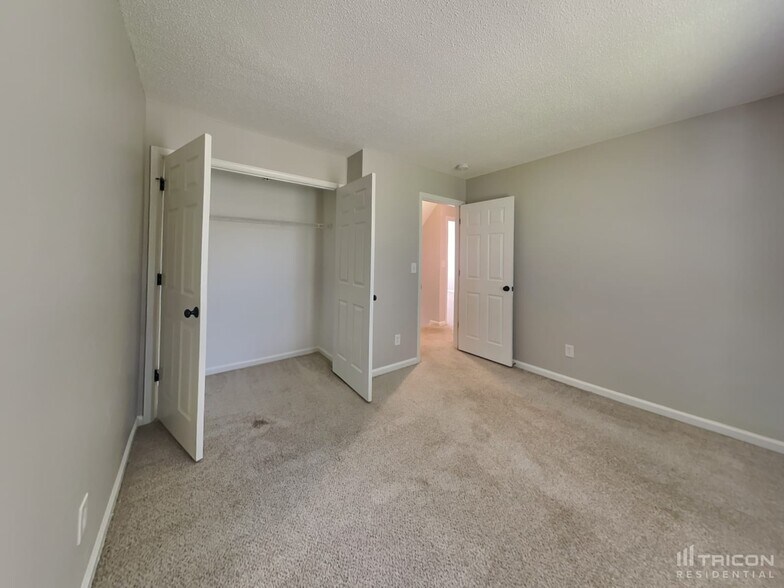 Building Photo - 9605 Kenneth Glenn Dr