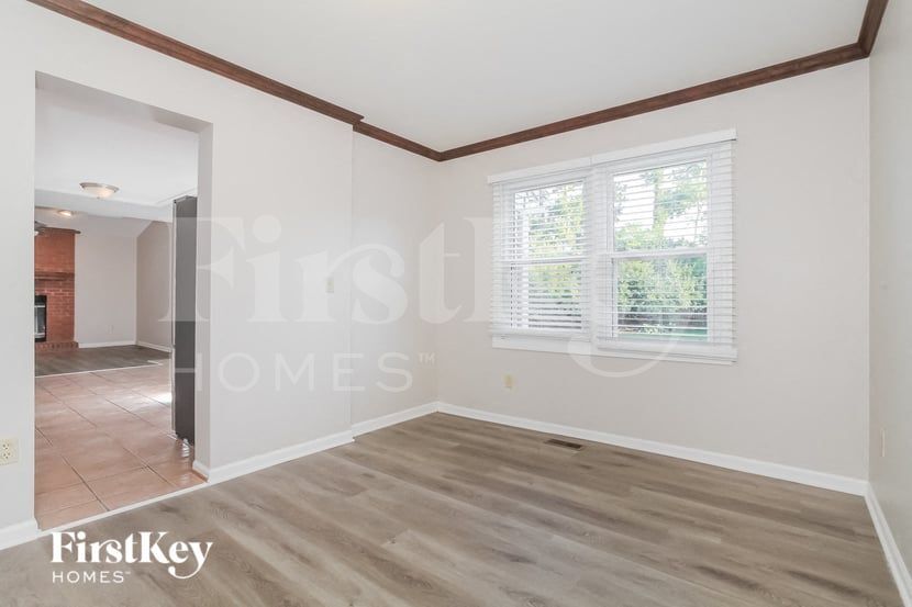 Building Photo - 8635 Coran Dr