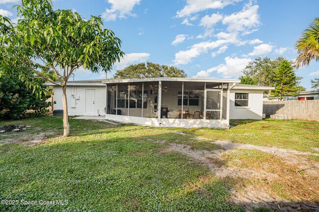 Building Photo - 201 Sharon Dr