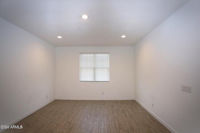 Building Photo - 9231 W Montecito Ave