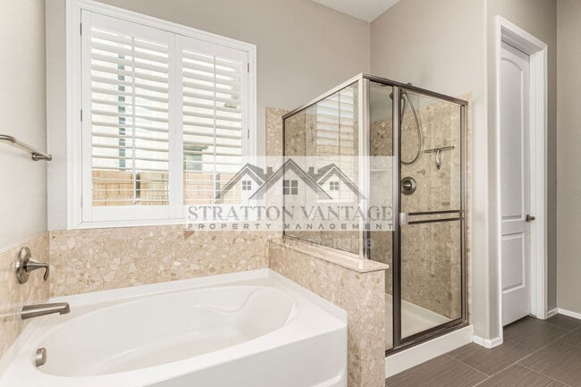 Building Photo - 21004 E Sunset Dr