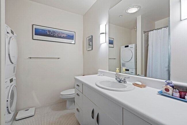 Building Photo - 1313 Washington St