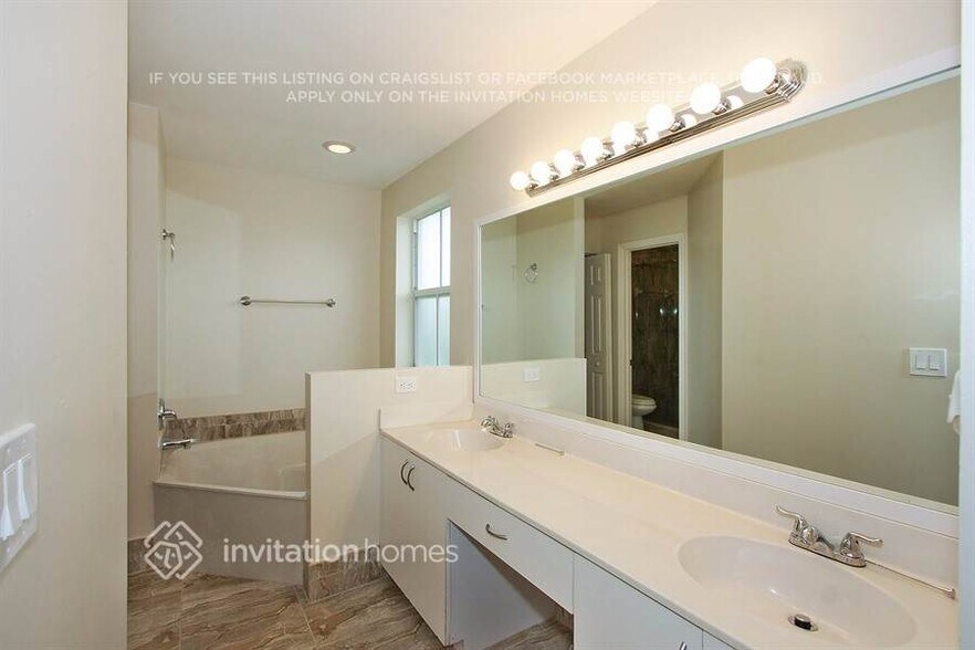 Building Photo - 3022 Sunset Ln