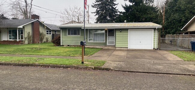 Primary Photo - HALF OFF FIRST MONTHS RENT!!