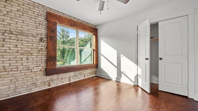 Building Photo - 610 Madola Rd