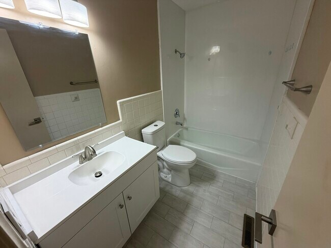 Building Photo - 1402 Morgantown