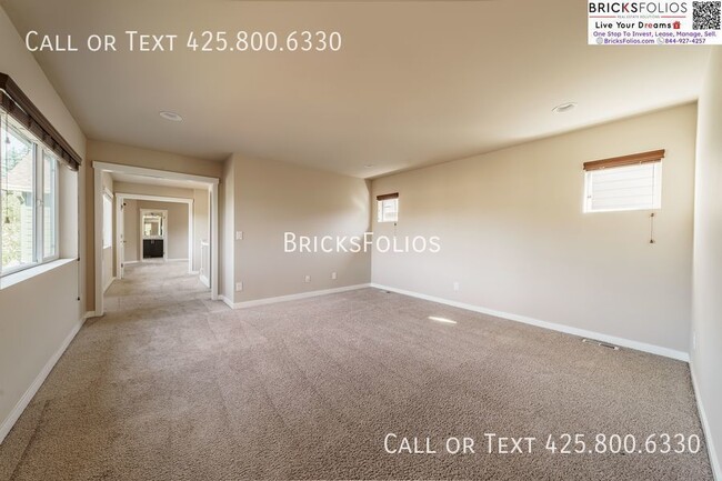 Building Photo - 10626 Eastridge Dr NE