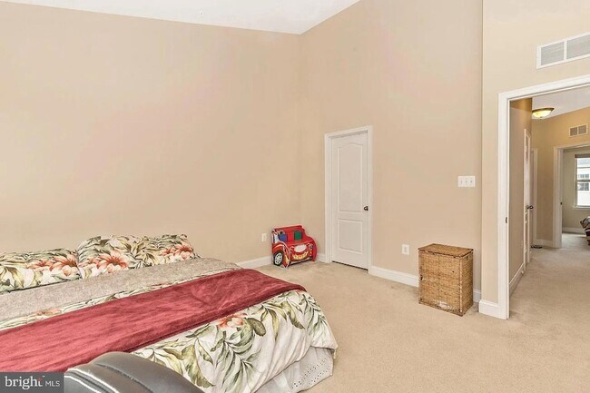 Building Photo - 11882 Country Squire Way