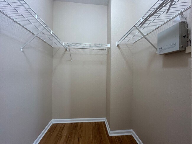 Building Photo - Beautiful 2/2.5 in Magnolia Place