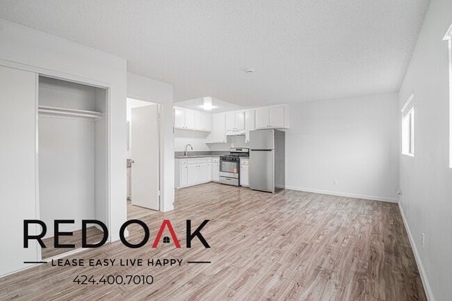 Building Photo - 706 McDonald Ave