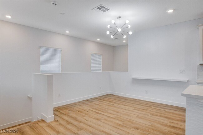 Building Photo - 237 Callen Falls Ave