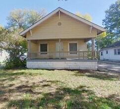 Building Photo - 322 N Spruce St