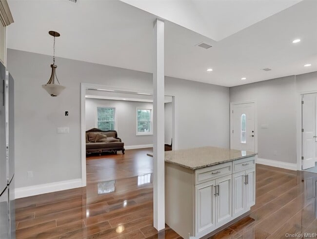 Building Photo - 9 Linda Ln