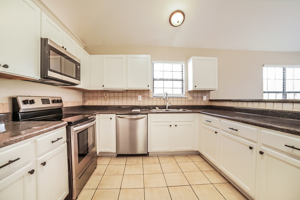 Building Photo - 3800 Lake Village Cove