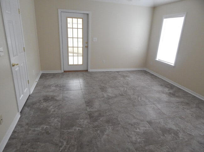 Building Photo - 1925 Catamaran Dr