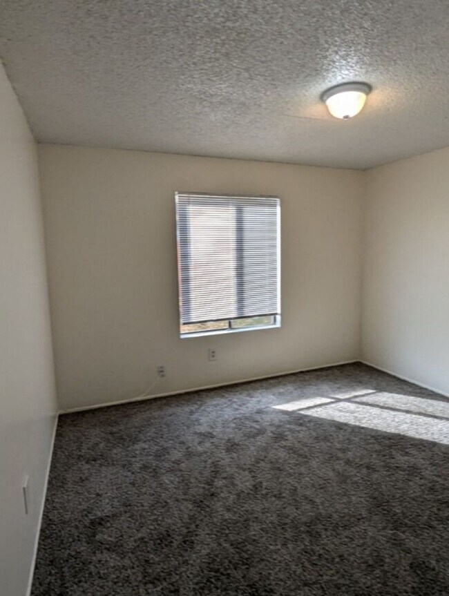 Interior Photo - M13- 2820 N. HALFMOON DR.