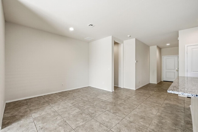 Building Photo - 1033 W Avalon Canyon Dr