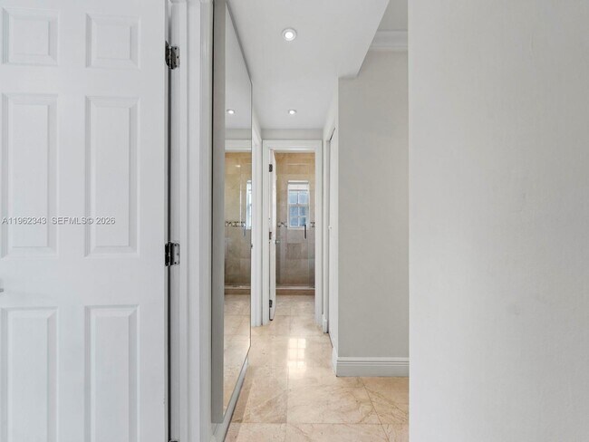 Building Photo - 5940 SW 47th St