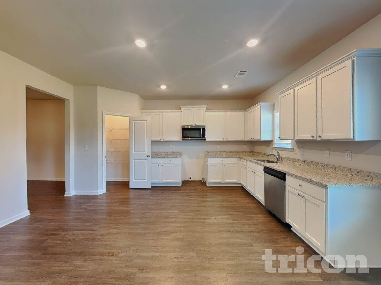 Building Photo - 1100 Amadas Dr