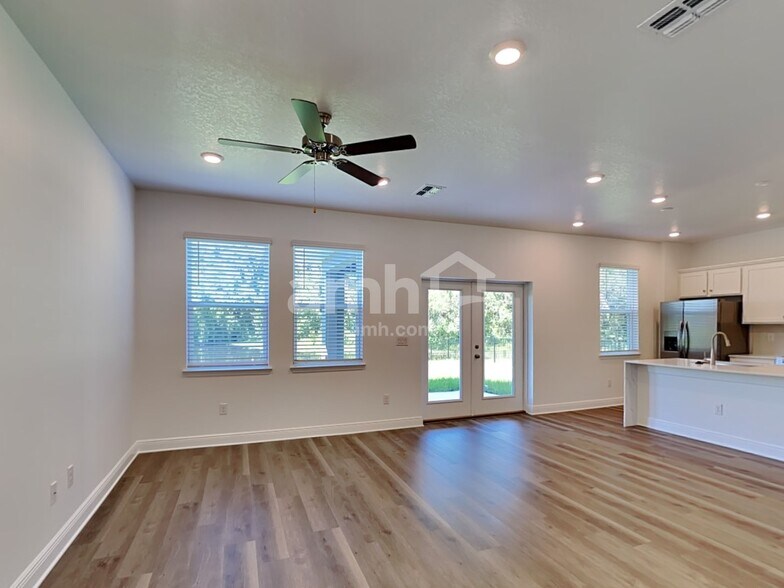Building Photo - 6561 Atlantic Bch Ave