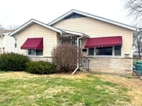 Building Photo - 2 Bed 1 Bath in WEBSTER GROVES w/ Fenced Yard