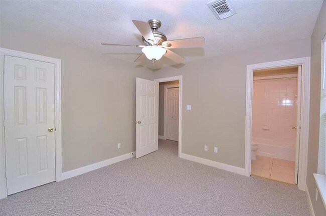 Building Photo - 504 Texas St