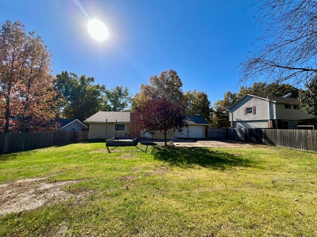 Building Photo - 1515 Mautenne Dr