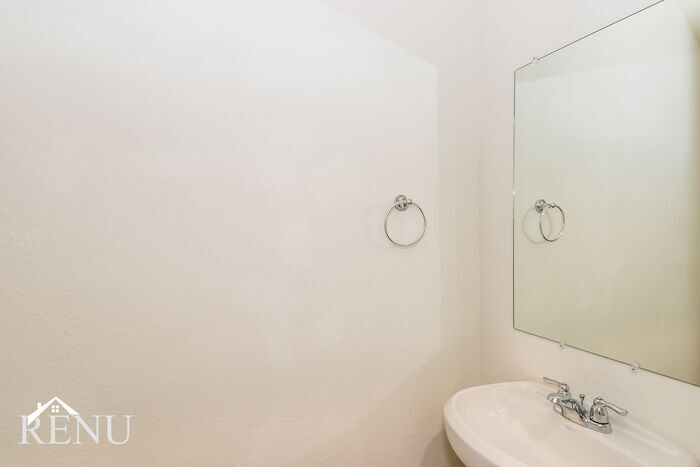 Building Photo - 6005 Mojave Dr