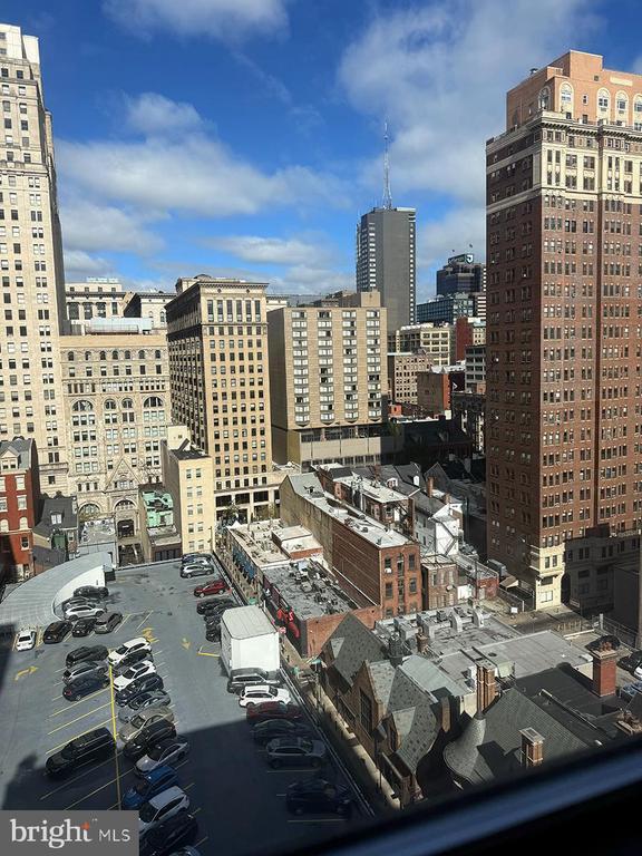 Building Photo - 1324 Locust St
