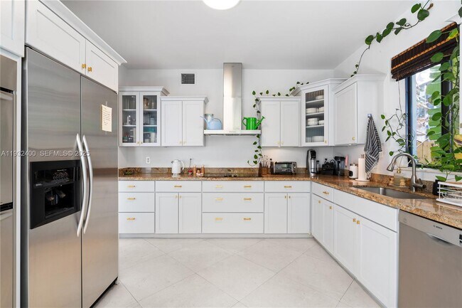 Building Photo - 2489 Meridian Ave