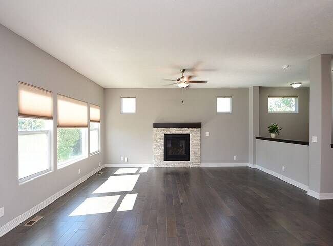Building Photo - 19527 Shadow Ridge Dr