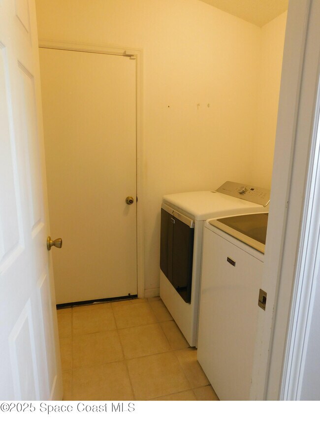 Building Photo - 4115 Barna Ave