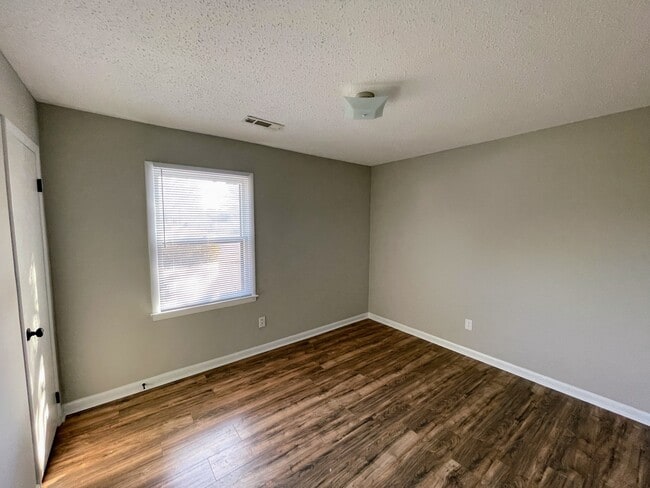 Building Photo - 1501 Westview Dr NW